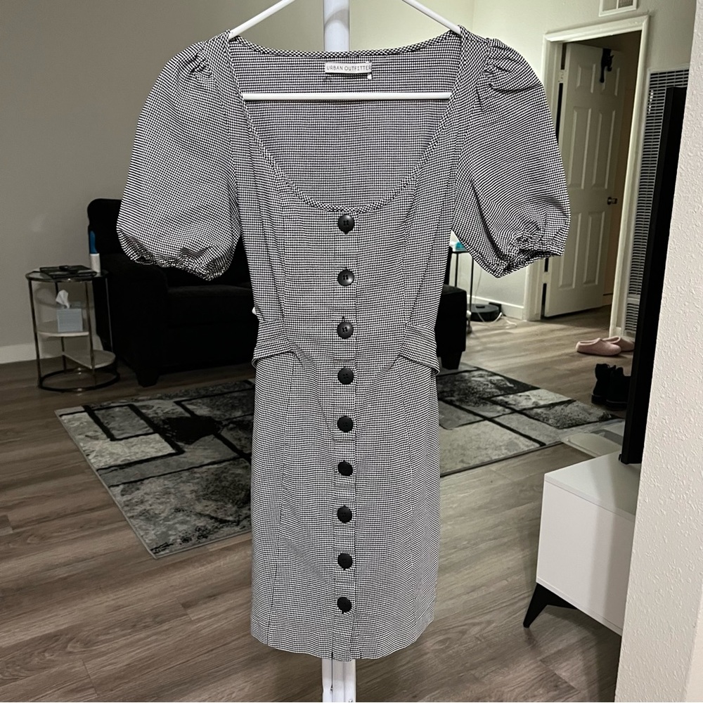 Urban Black and White Checkered Puff Sleeve Dress